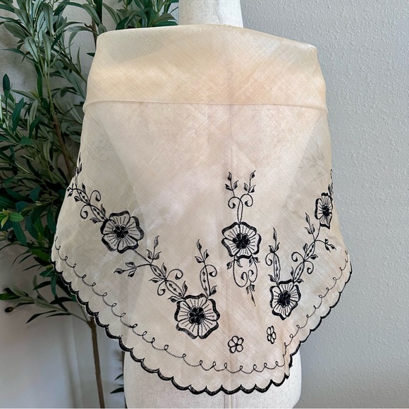 Alampay Panuelo with pin - Picture 7 of 8